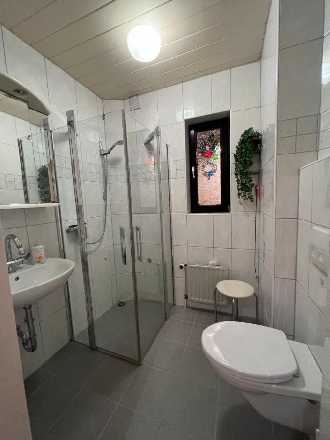 Duisburg Feelhome, Flughafen Nah,3-Schlafzimmer, Dusche Ebenerdig, Zentral, Wifi, Ground Floor Dış mekan fotoğraf